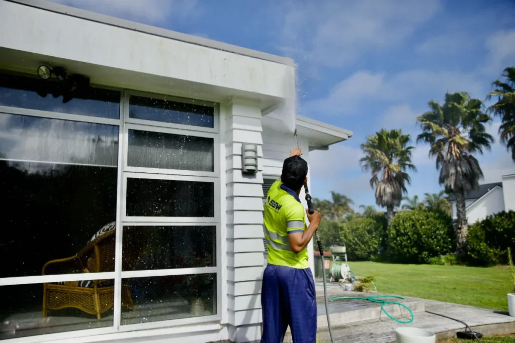How to Clean a Plaster House in Auckland Without Damage