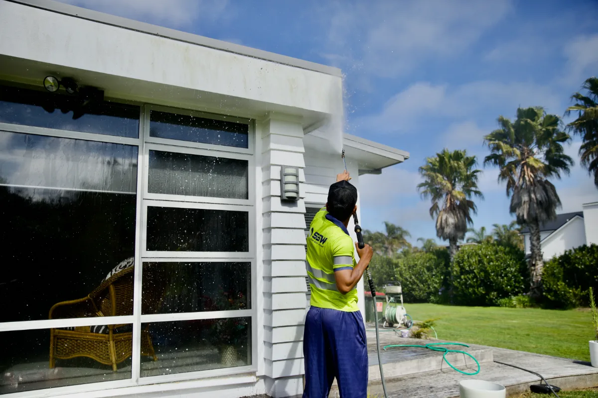 How to Clean a Plaster House in Auckland Without Damage
